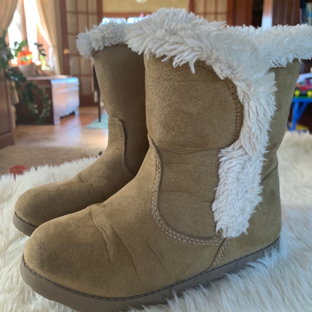 Brown boys with fur. Size 11